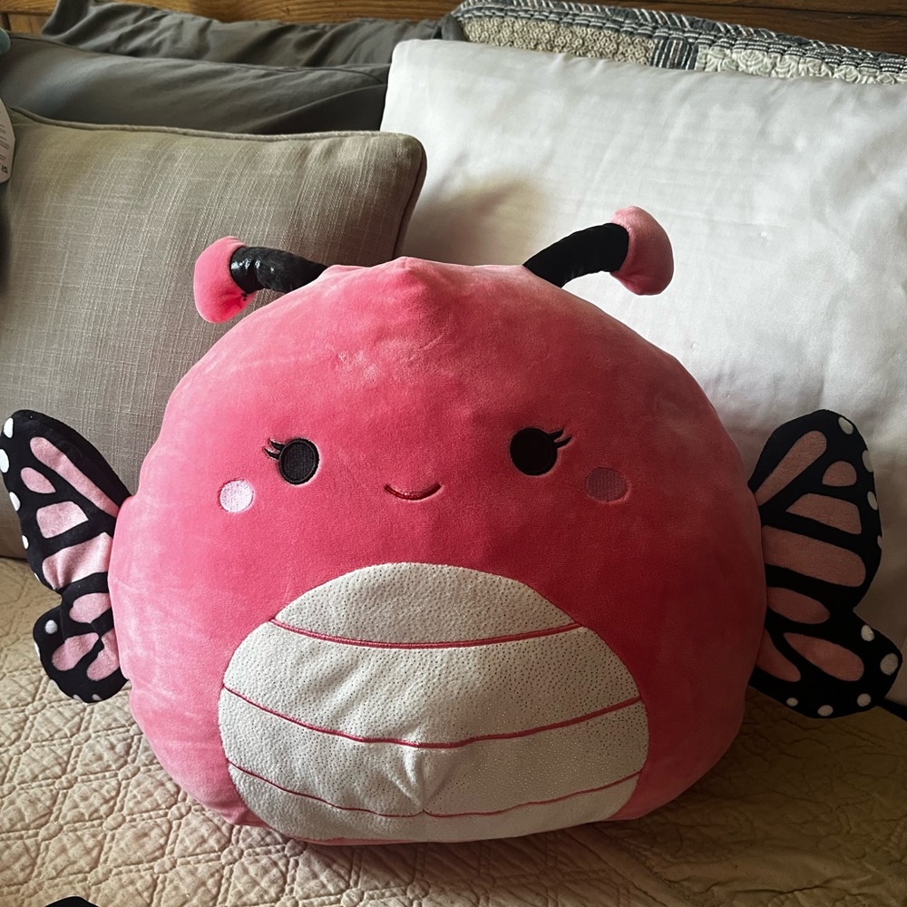Andreina 14 inch Squishmallow